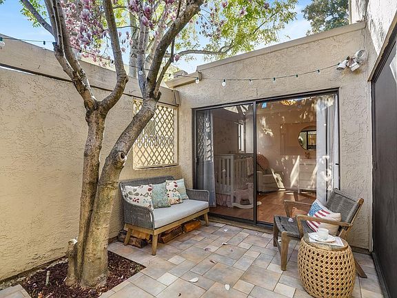 2nd image of 1919 Alameda De Las Pulgas APT 63