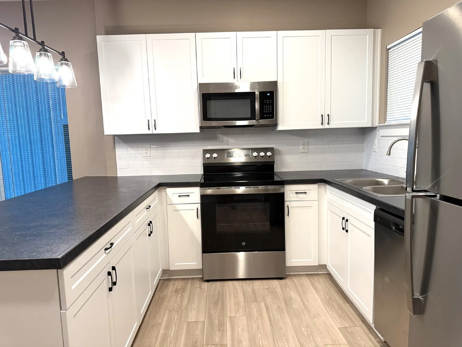2 bed, 2.5 bath, 1136 sqft, $1,295 — Photo 4