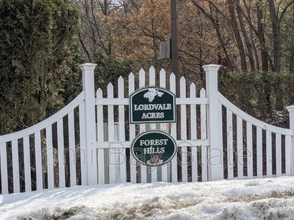 77 Samuel Dr, North Grafton, MA 01536