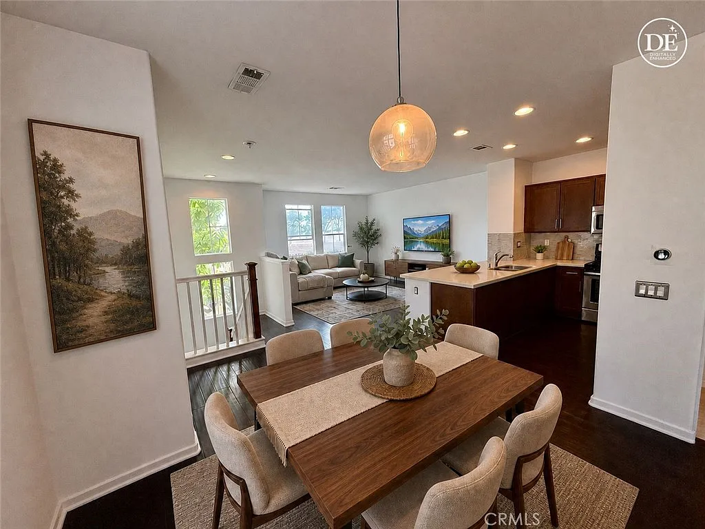 2 bed, 1100 sqft, $3,495 — Photo 3