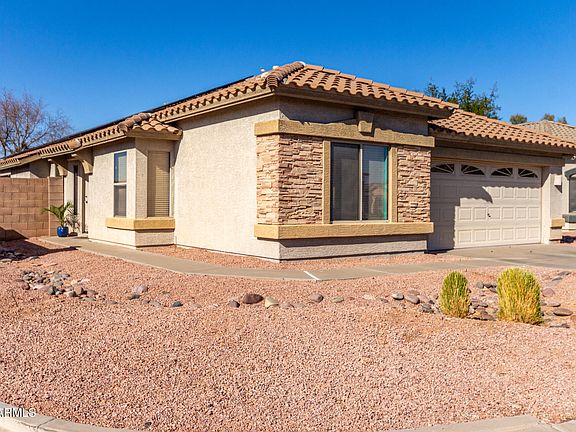 3rd image of 15548 N 156TH Lane