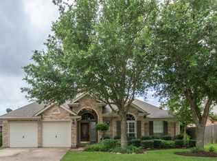 1118 Sunset Lakes Dr, Pearland, TX 77581