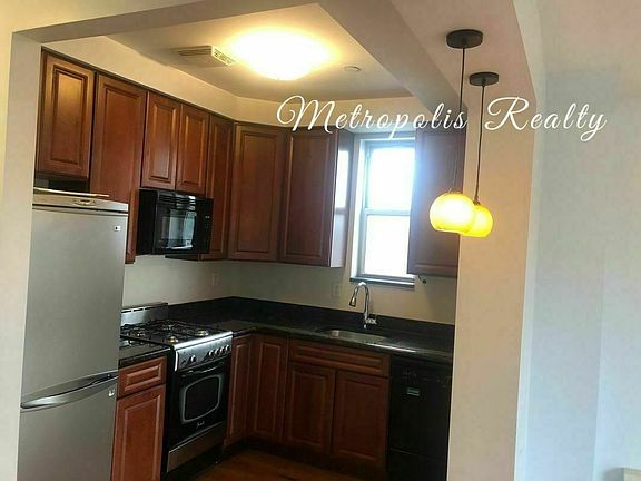 4th image of 25-25 Newtown Ave #8B