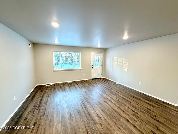 4th image of 1001 Skyler Ln