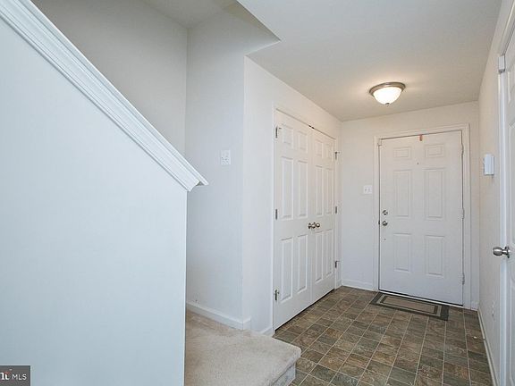 4th image of 203 Monticello Sq