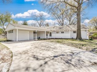 2615 E Clover Ln, Wichita, KS 67216