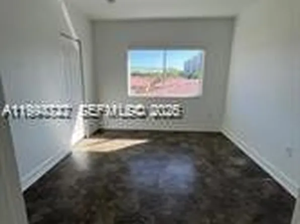 7995 NW 8th St APT 115, Miami, FL 33126