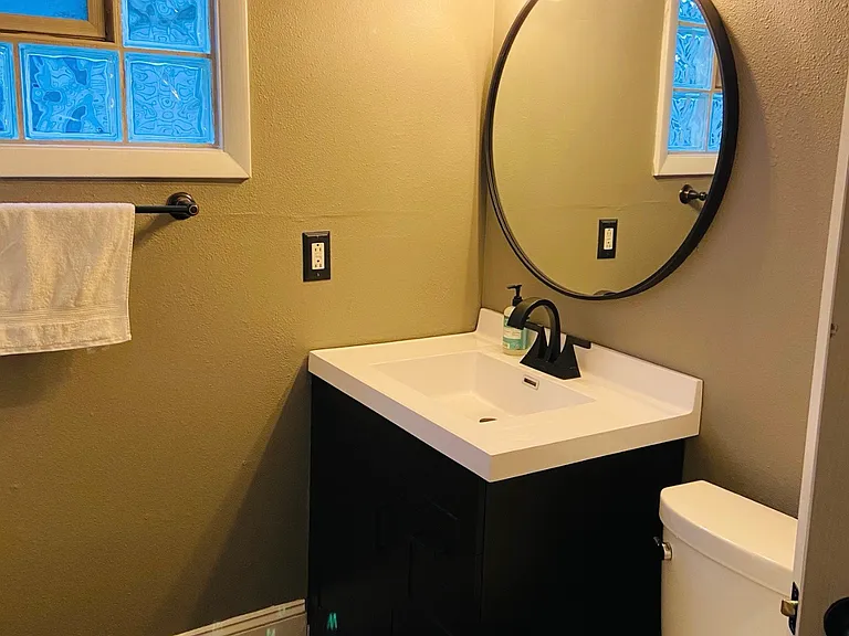 1603 E Kane Pl — Photo 3