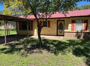 912 Bombay St, Brady, TX 76825