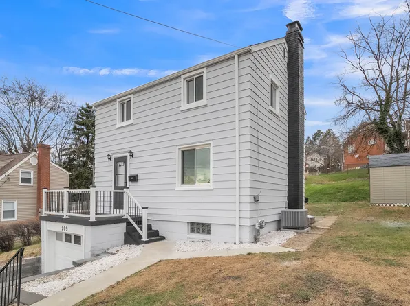 1209 Cloverfield Dr, Pittsburgh, PA 15227
