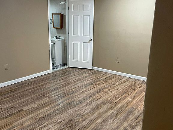 4th image of 91 Laidlaw Ave #2
