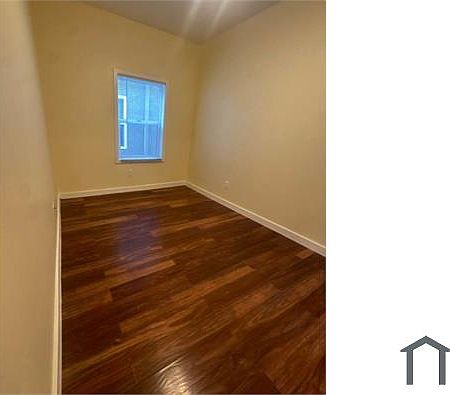 4th image of 1015 W 85th St