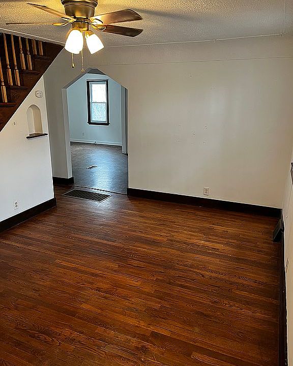 1st image of 1112 E Goulson Ave