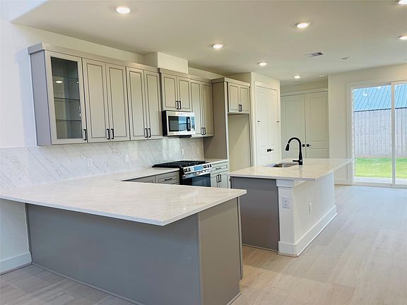 5th image of 4308 Avron Dr