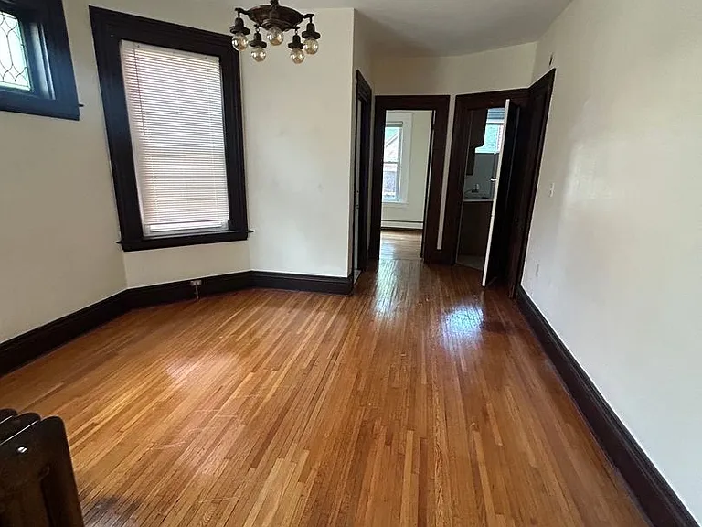 52 Rowley St — Photo 3