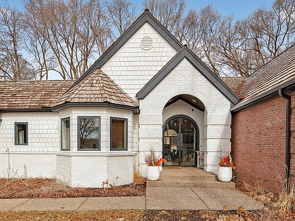 2nd image of 6141 Sherman Cir