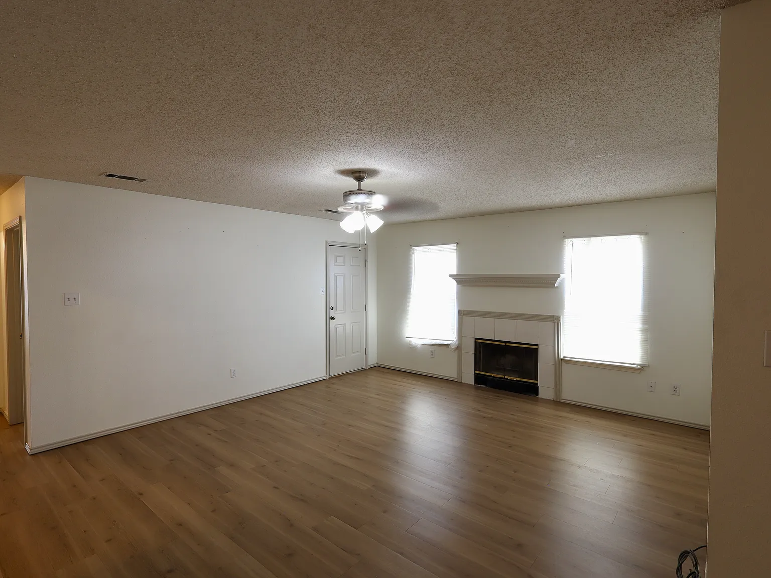 3 bed, 1387 sqft, $1,650 — Photo 3