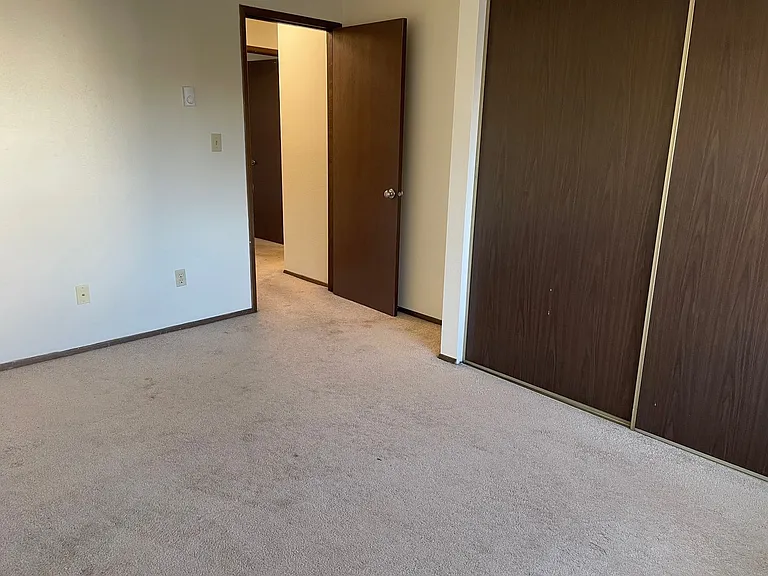 Wingate Apartments — Photo 24