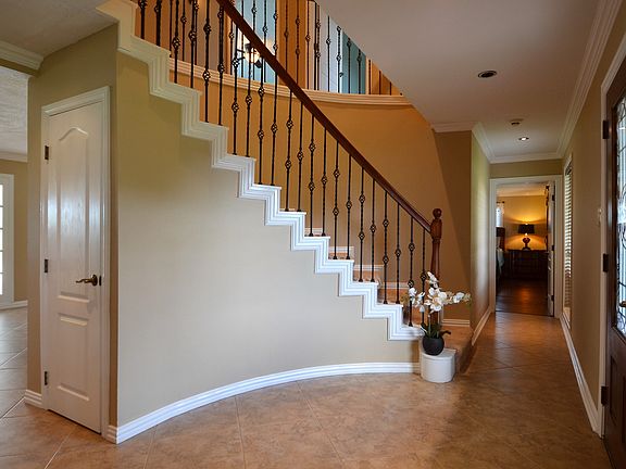 2nd image of 17315 Queenslake Dr