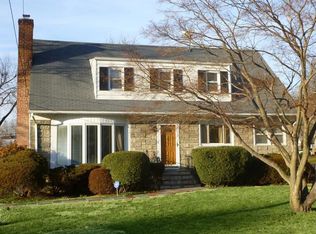 37 Shaw Pl, Hartsdale, NY 10530
