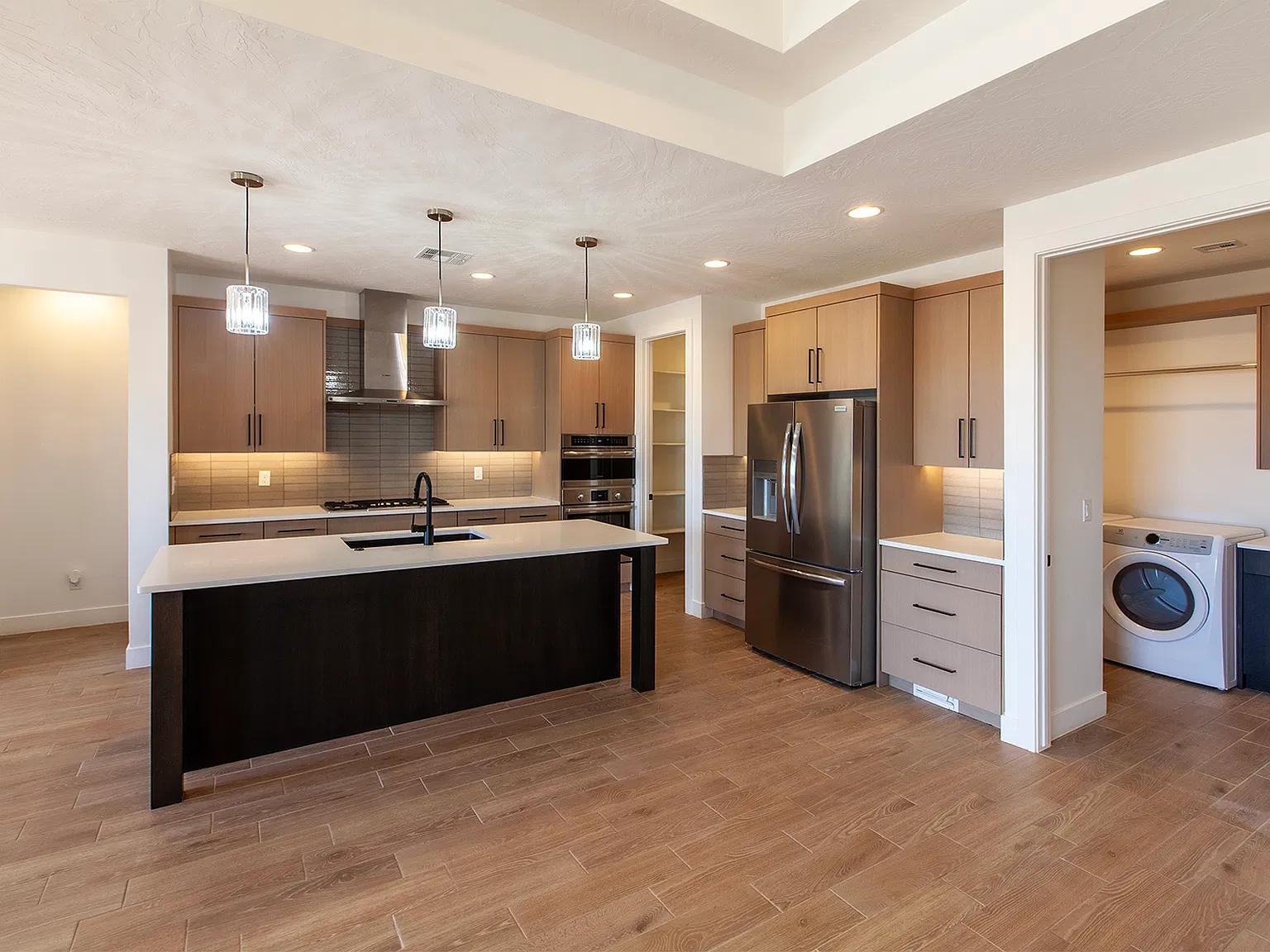 4 bed, 2116 sqft, $2,650 — Photo 1