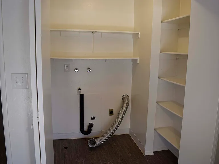 Ojai Gardens Apartments (Resort Apartments L.L.C.) — Photo 37