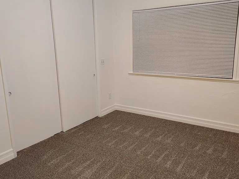123 W Liberty St — Photo 9
