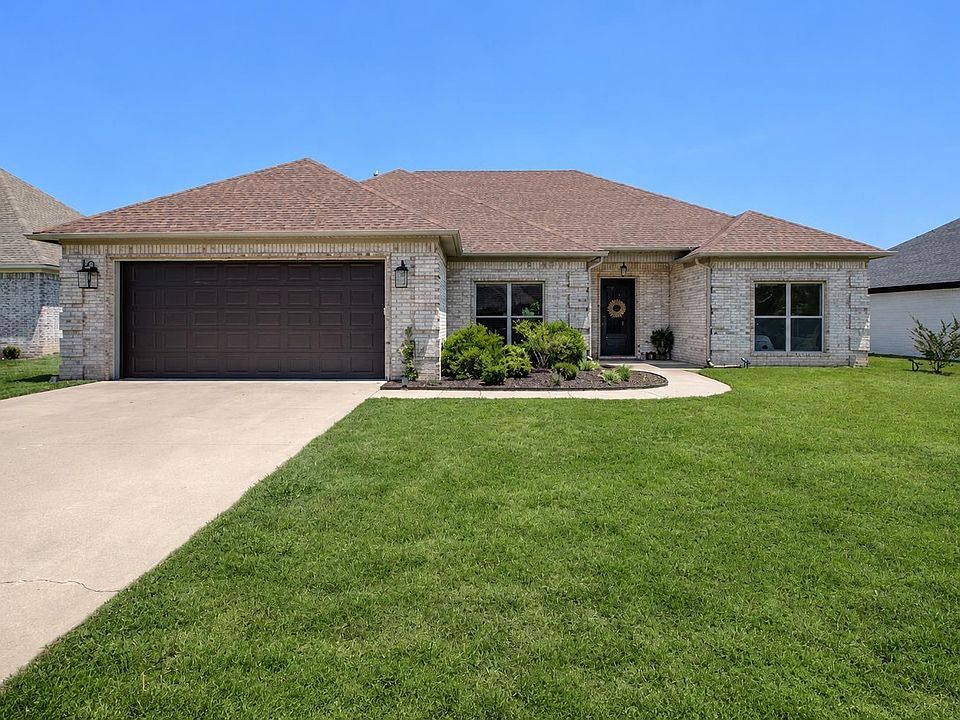 1st image of 15 River Cliff Dr