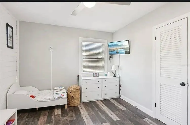 704 W Fribley St — Photo 12