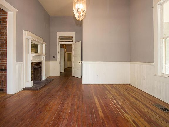 4th image of 608 Elizabeth Ave