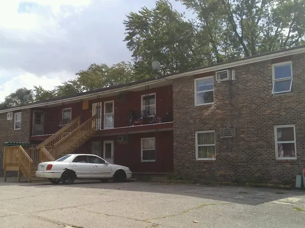 400 N 5th St APT 6, Watseka, IL 60970