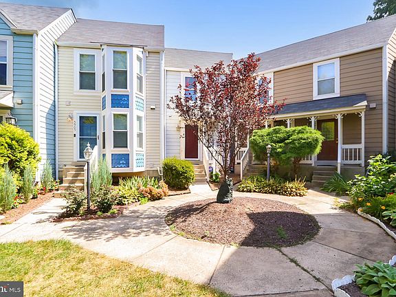 2nd image of 5907 Saint Giles Way