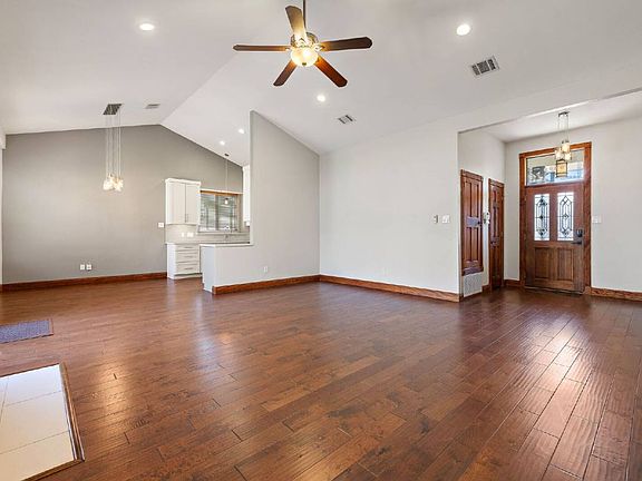 3rd image of 9408 Doliver Dr