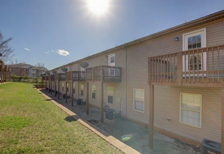 1720A Thistlewood Dr — Photo 15