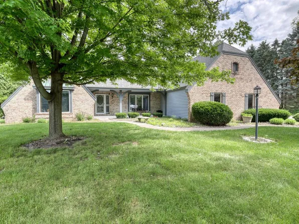 4052 Springfield LANE, Slinger, WI 53086