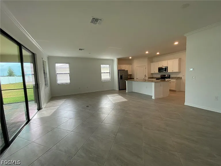 14662 Cantabria Dr — Photo 25