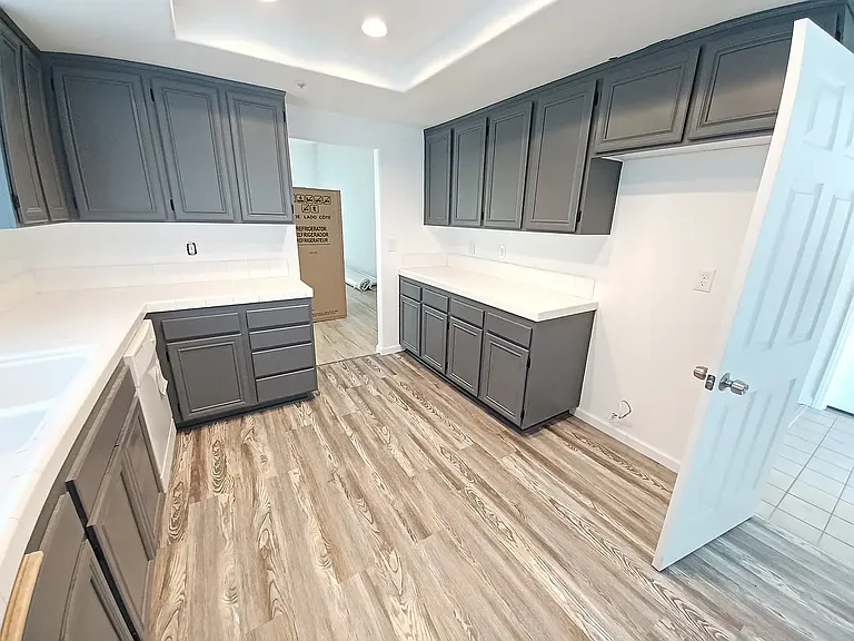 Hildale Cir — Photo 12
