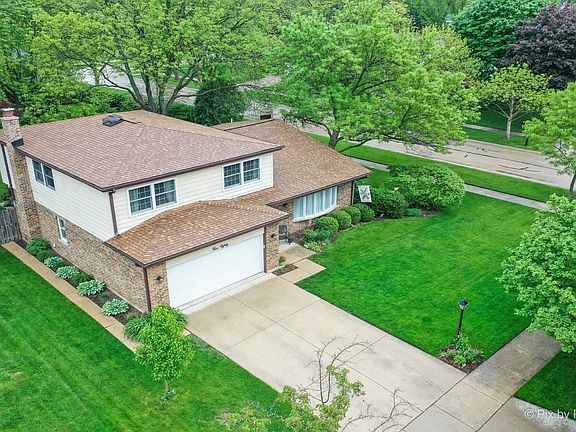 3rd image of 580 Carlisle Ct