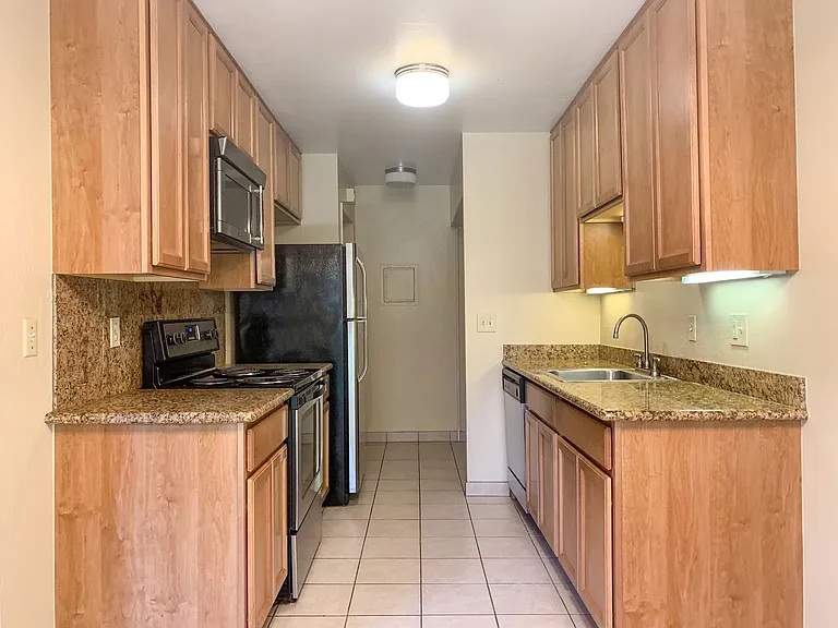 416 Pinehurst Ave — Photo 8