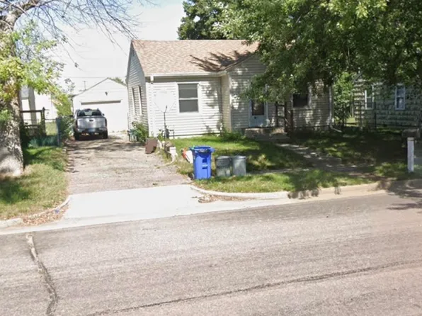 616 W 43rd St, Sioux Falls, SD 57105