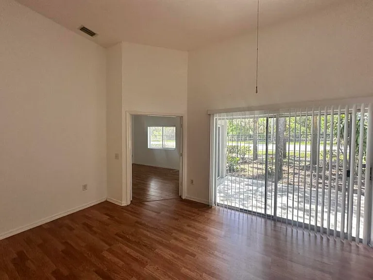 220 Crestwood Cir #106 — Photo 11
