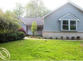 5089 Edward James Dr, Howell, MI