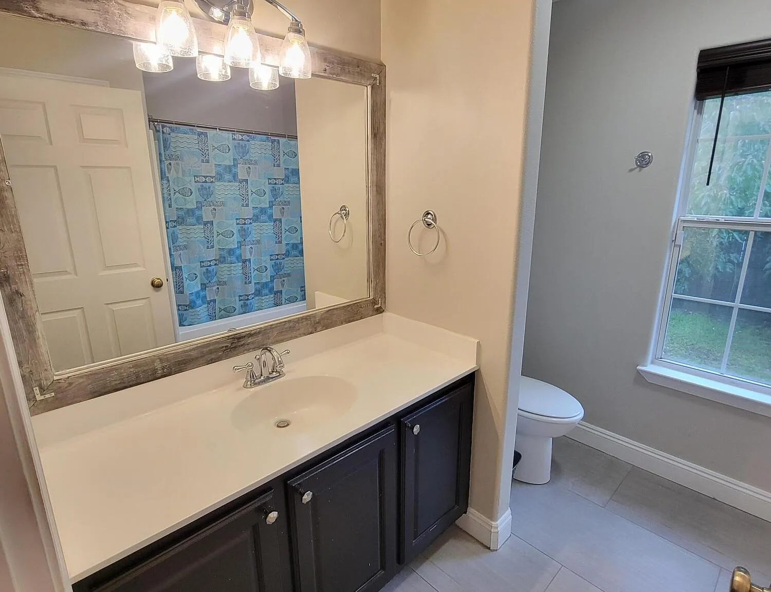 3 bed, 2.0 bath, 1832 sqft, $2,265 — Photo 3