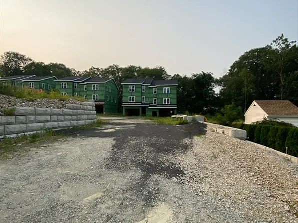 47-47R Yarnie #1B, Worcester, MA 01602