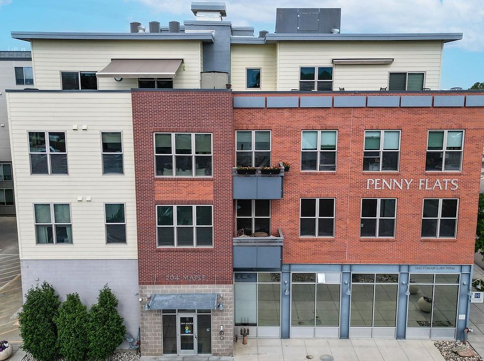 1st image of 204 Maple St #403