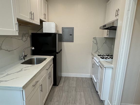 4th image of 2339 California St #1