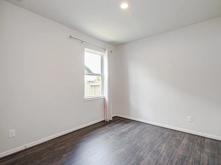 21118 Vancherry Dr — Photo 5