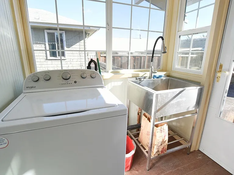 23 Cecil Ave — Photo 9