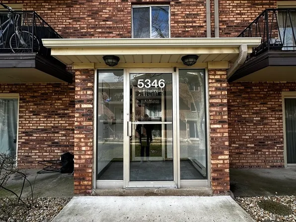 5346 Waterbury Ln APT 1506A, Crestwood, IL 60418