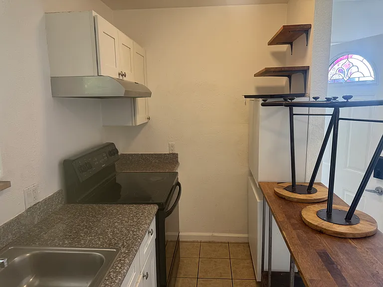 1528 Alcatraz Ave — Photo 6